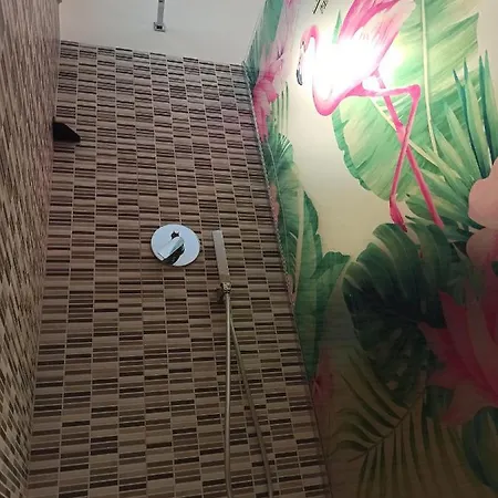 Suite Maison Tropical - Luxury Apartment Con Jacuzzi - Bari Centro バーリ