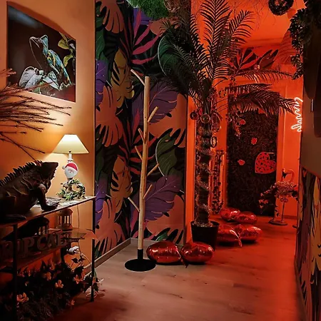 アパート Suite Maison Tropical - Luxury Apartment Con Jacuzzi - Bari Centro *