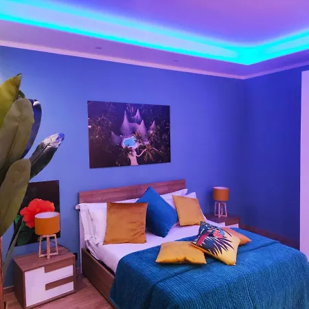 Suite Maison Tropical - Luxury Apartment Con Jacuzzi - Bari Centro *